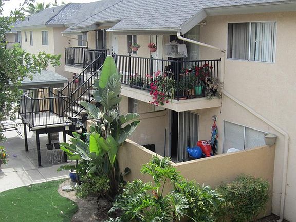 5th image of 1429 N Grove Ave APT 109