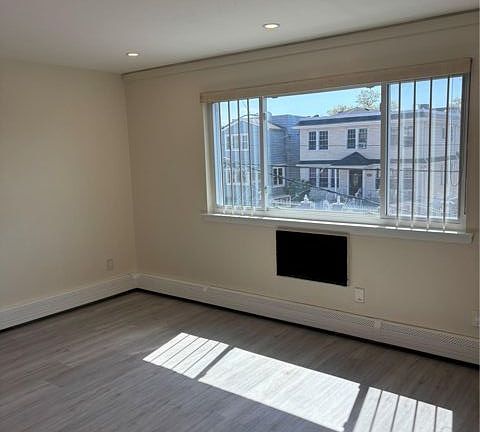 3rd image of 10129 95th St #2