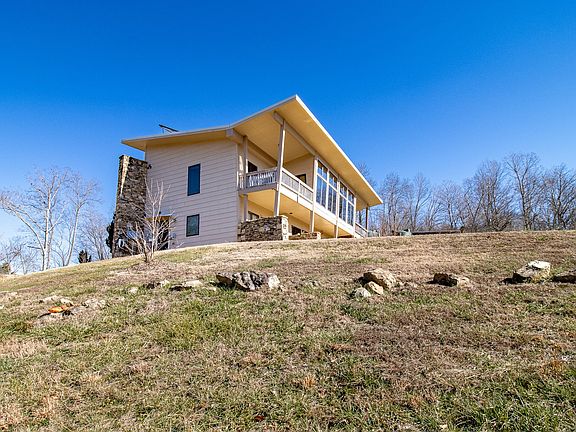 4th image of 2016 Valley View Rd