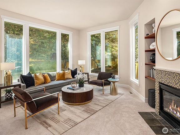 3rd image of 4600 Green Lake Way N