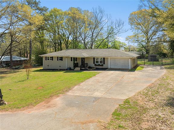 4th image of 210 Ligon Dr
