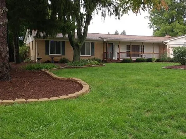 8398 Elizabeth Lake Rd, White Lake, MI 48386