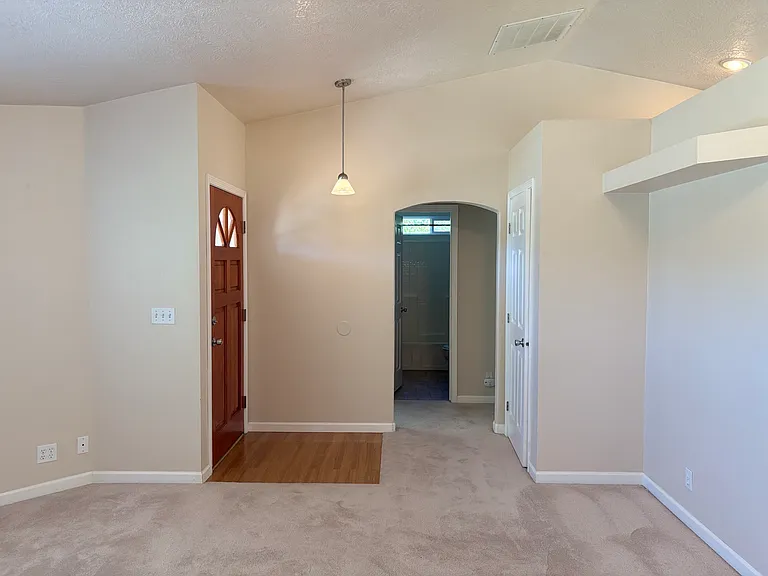300 W Spicewood Dr — Photo 8