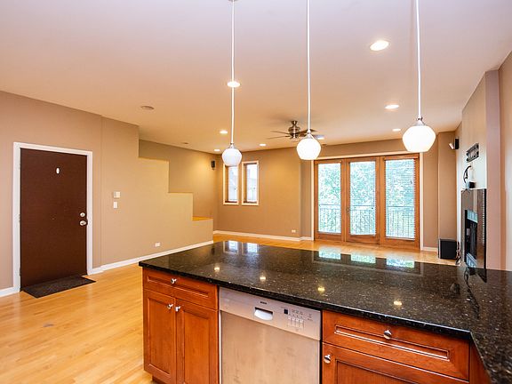 4th image of 3417 N Bosworth Ave #2
