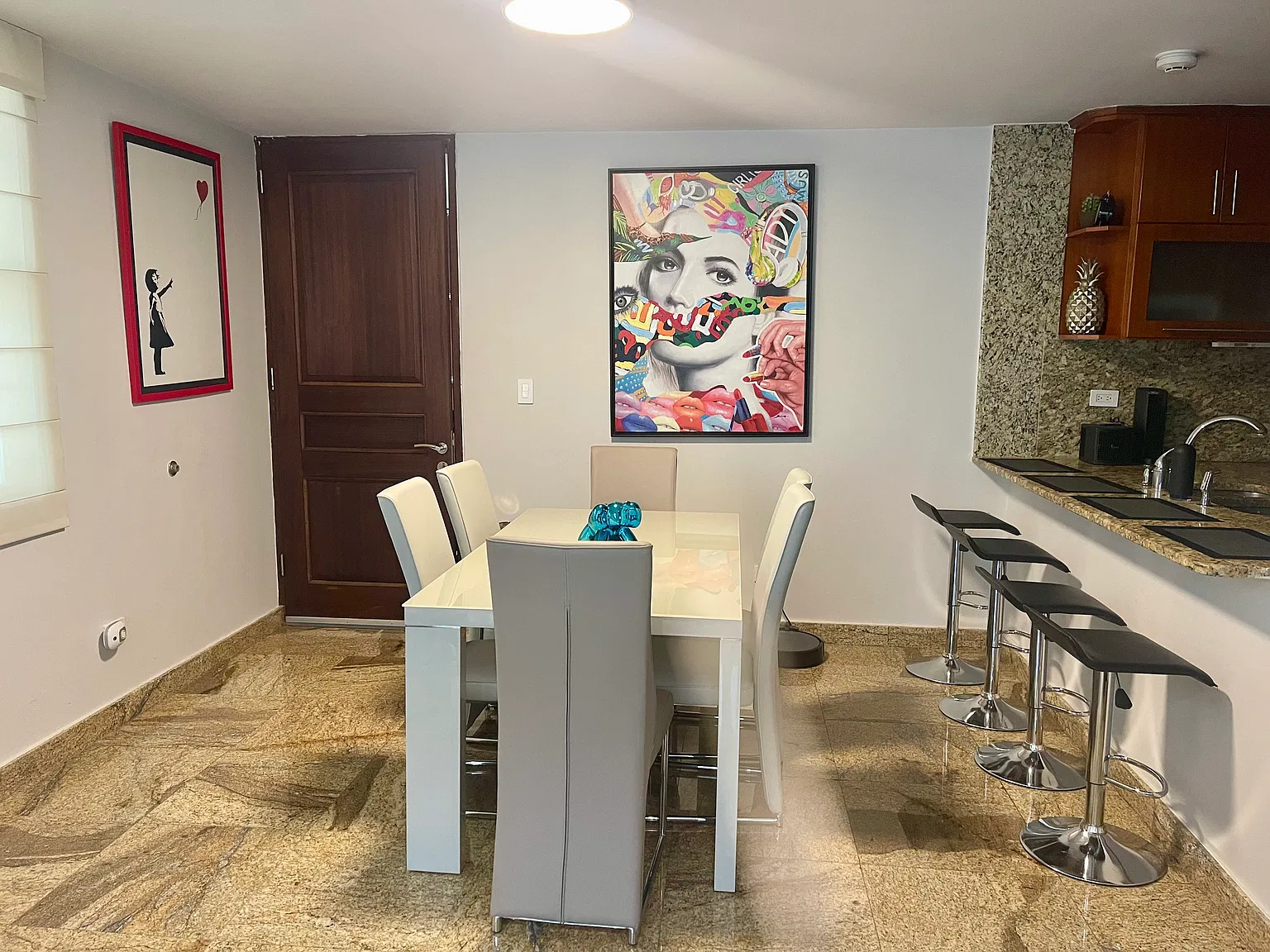2 bed, 1200 sqft, $2,500 — Photo 2