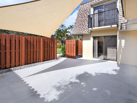 3rd image of 2925 SW 22nd Cir #33C