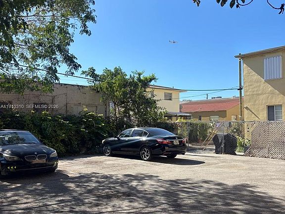 3rd image of 1320 SW 6th St APT 4