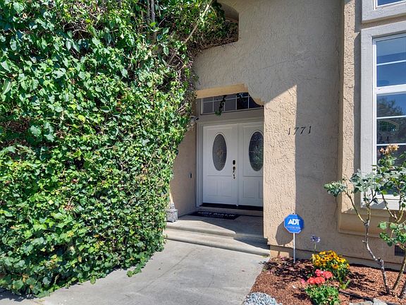 3rd image of 1771 W Hacienda Ave