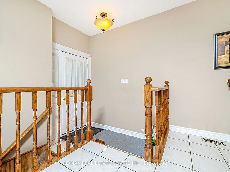 3161 Steeles Ave W — Photo 23
