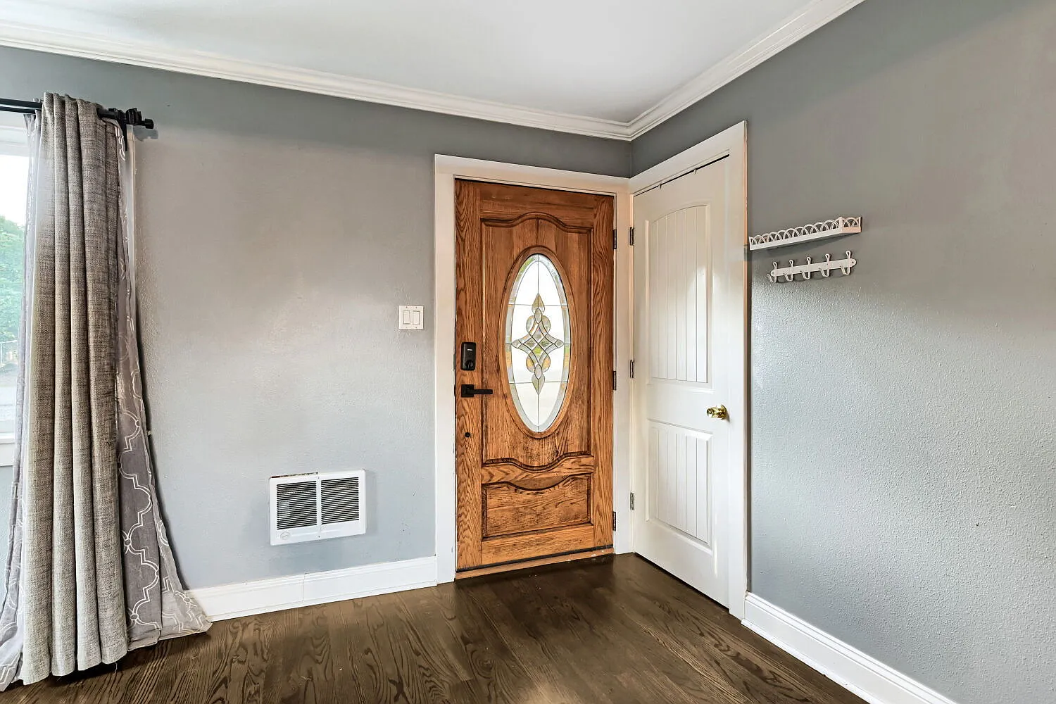 2 bed, 1.0 bath, 768 sqft, $2,150 — Photo 3