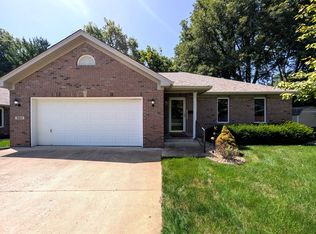 5011 Countess Dr, Columbus, IN 47203