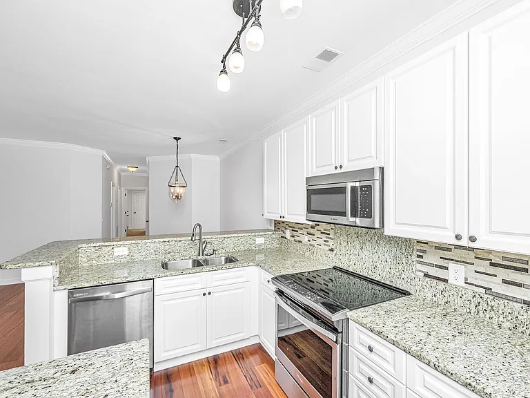 1476 Belcourt Ln — Photo 14