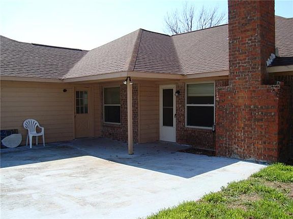 2nd image of 220 Dale Dr