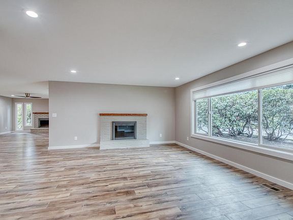 5th image of 3504 NE Oaks Ln
