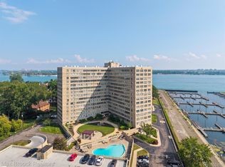 8900 E Jefferson Ave #620, Detroit, MI