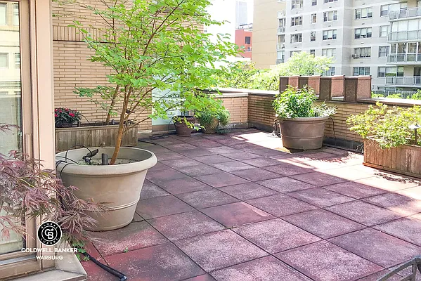 Sold by Coldwell Banker Warburg | media 3