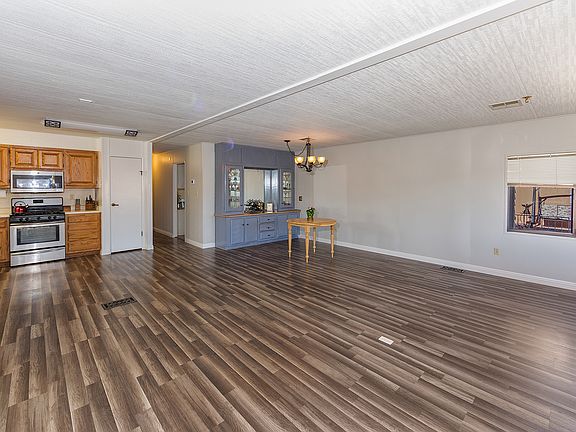 2nd image of 68 Poinsettia Gardens Dr