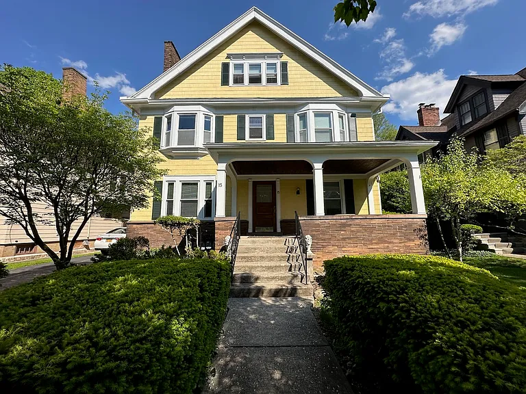 15 Vick Park #A — Photo 1