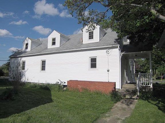 2nd image of 1704 Cottage St