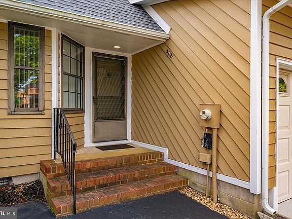 4th image of 106 120th St Unit 406