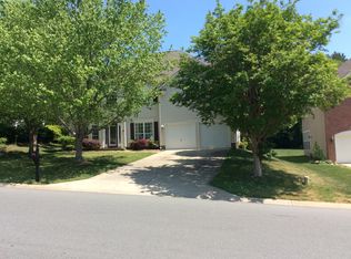 8529 Walden Ridge Dr, Charlotte, NC 28216