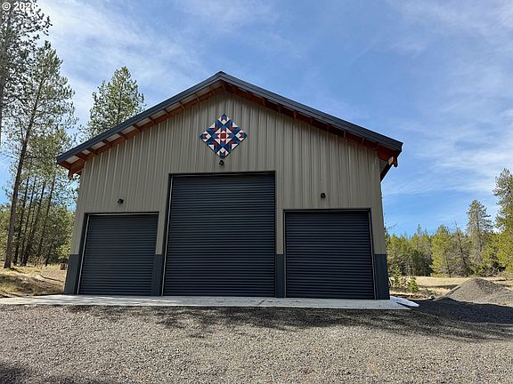 2nd image of 64796 Wapiti Ln