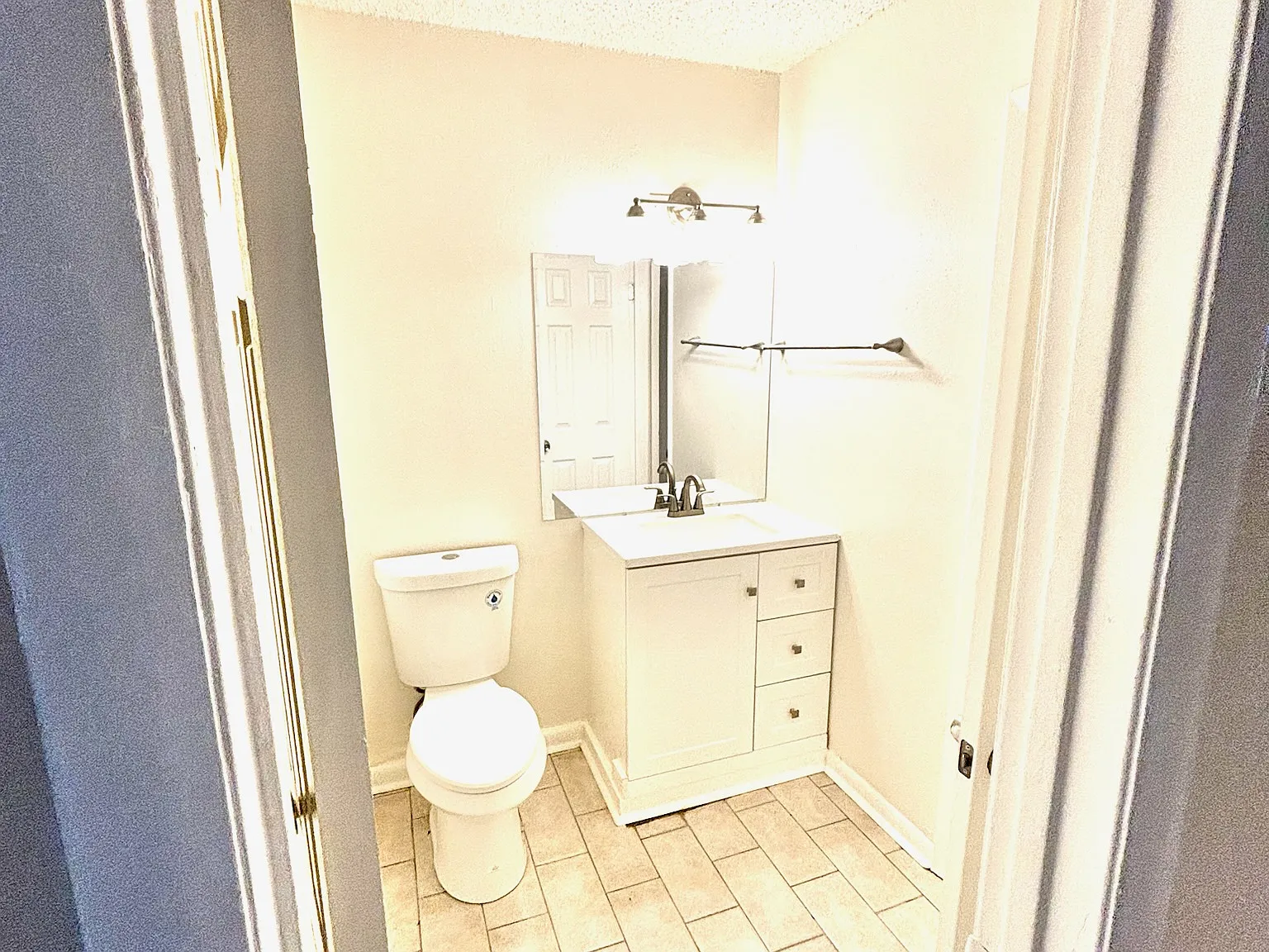 2 bed, 1.5 bath, 900 sqft, $1,275 — Photo 3