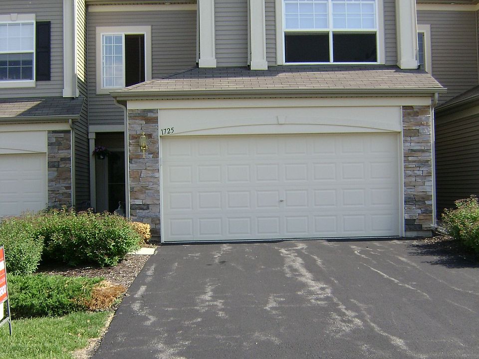 1st image of 1725 Fieldstone Dr S