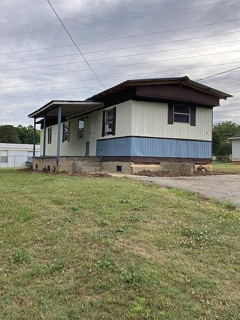 1st image of 2493 Meadows Park Ln