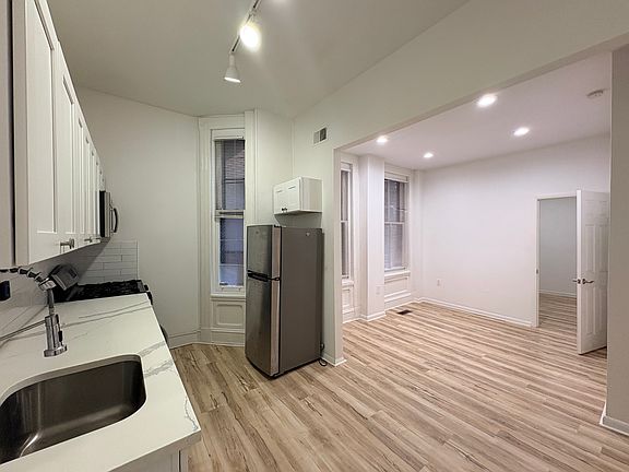 3rd image of 1904 Fairmount Ave Floor 1