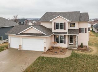 2115 Fieldcrest Ln, Ely, IA 52227
