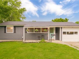 1302 NE 62nd St, Kansas City, MO 64118