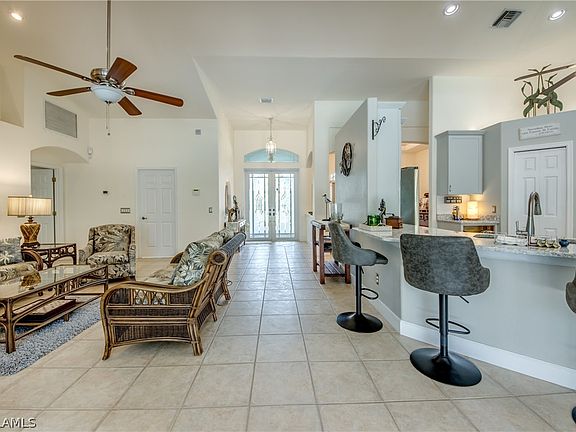 5th image of 2110 SW 47th St