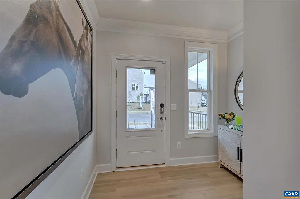 4 bed, 2826 sqft, $3,375 — Photo 2