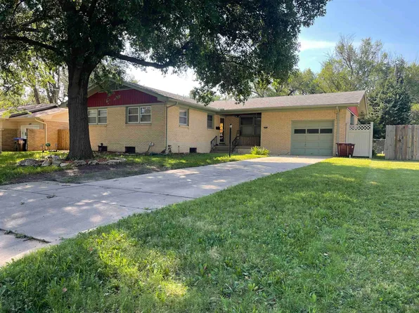 2257 W Manhattan Dr, Wichita, KS 67204