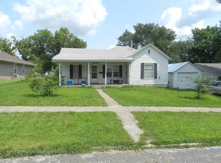 1303 E 2nd St, Maryville, MO 64468