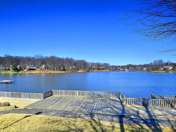5th image of 15081 Holleyside Dr
