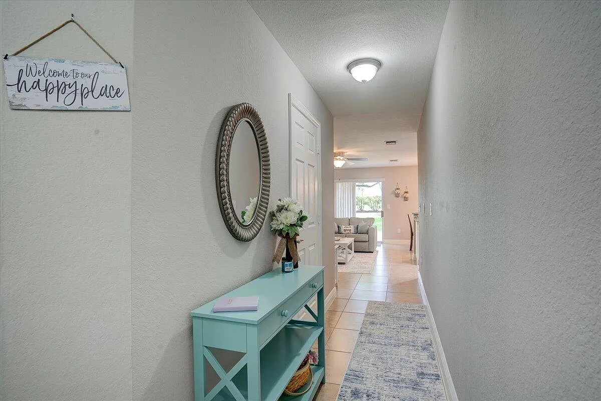 3 bed, 2.5 bath, 1441 sqft, $3,100 — Photo 2