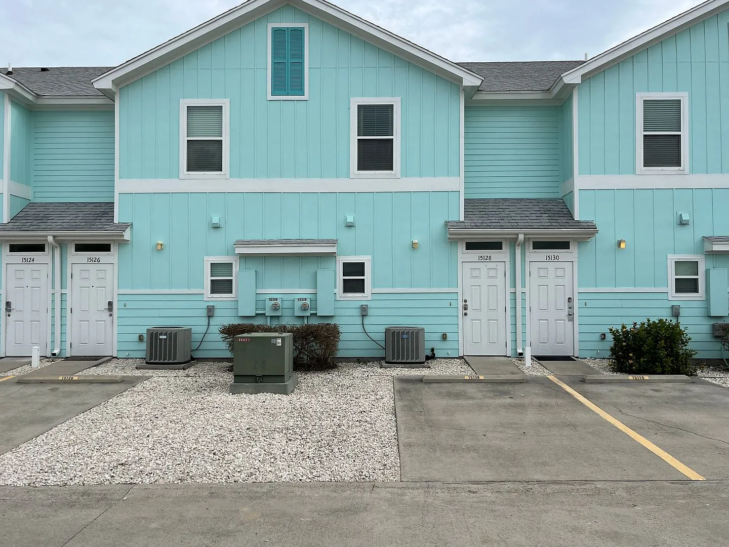 Fully Furnished Island Townhome With Some Bills Paid — Photo 1