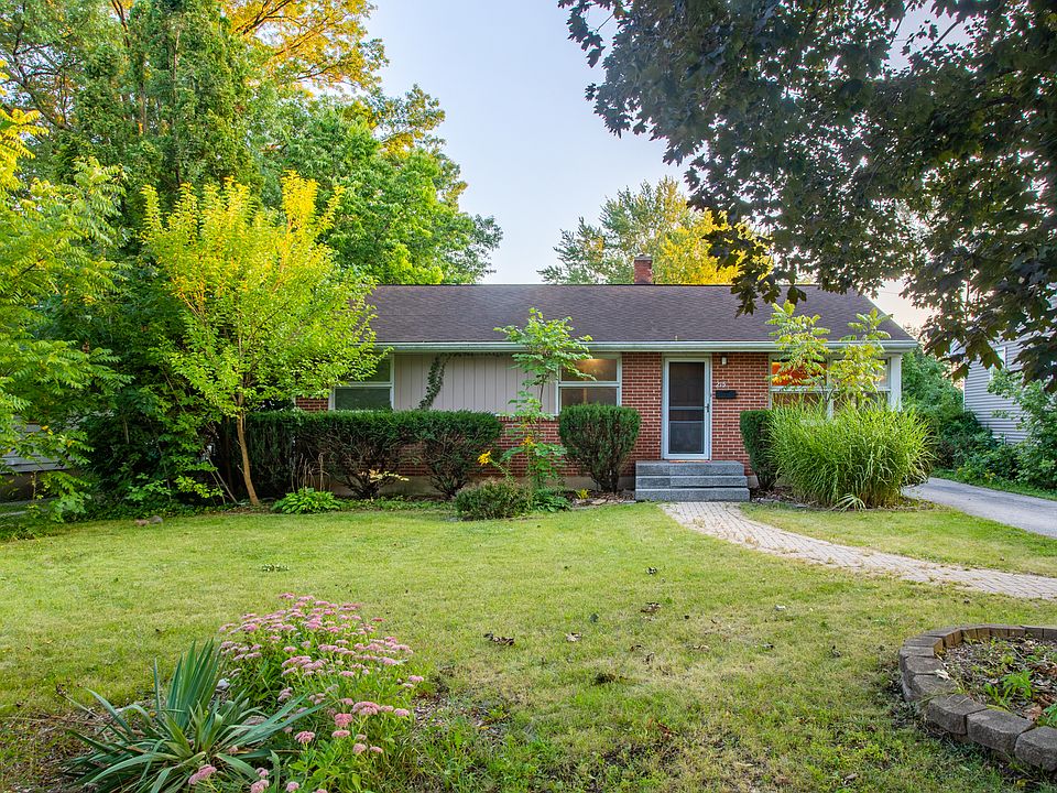 215 Union St, Crystal Lake, IL 60014 Zillow