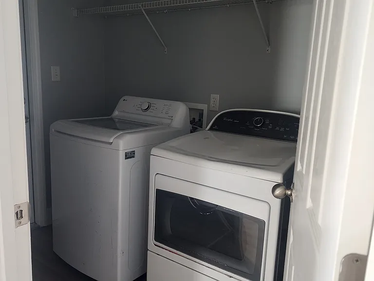 7447 Harvest Village Ct — Photo 32