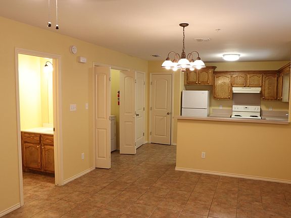 2nd image of 502 Rock Cir APT 2