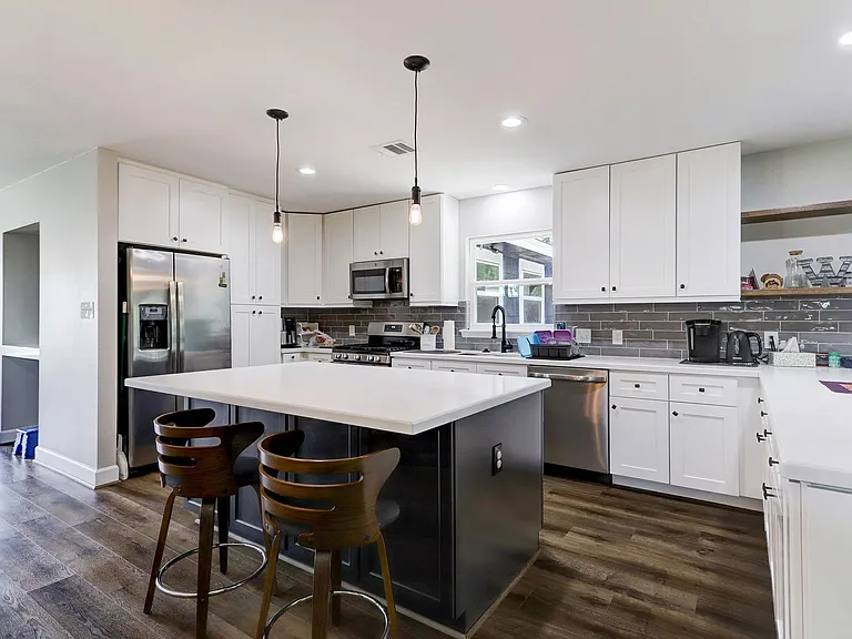 5146 Stuyvesant Ln — Photo 6