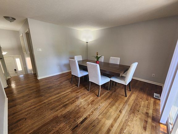 3rd image of 744 Burgoyne Dr