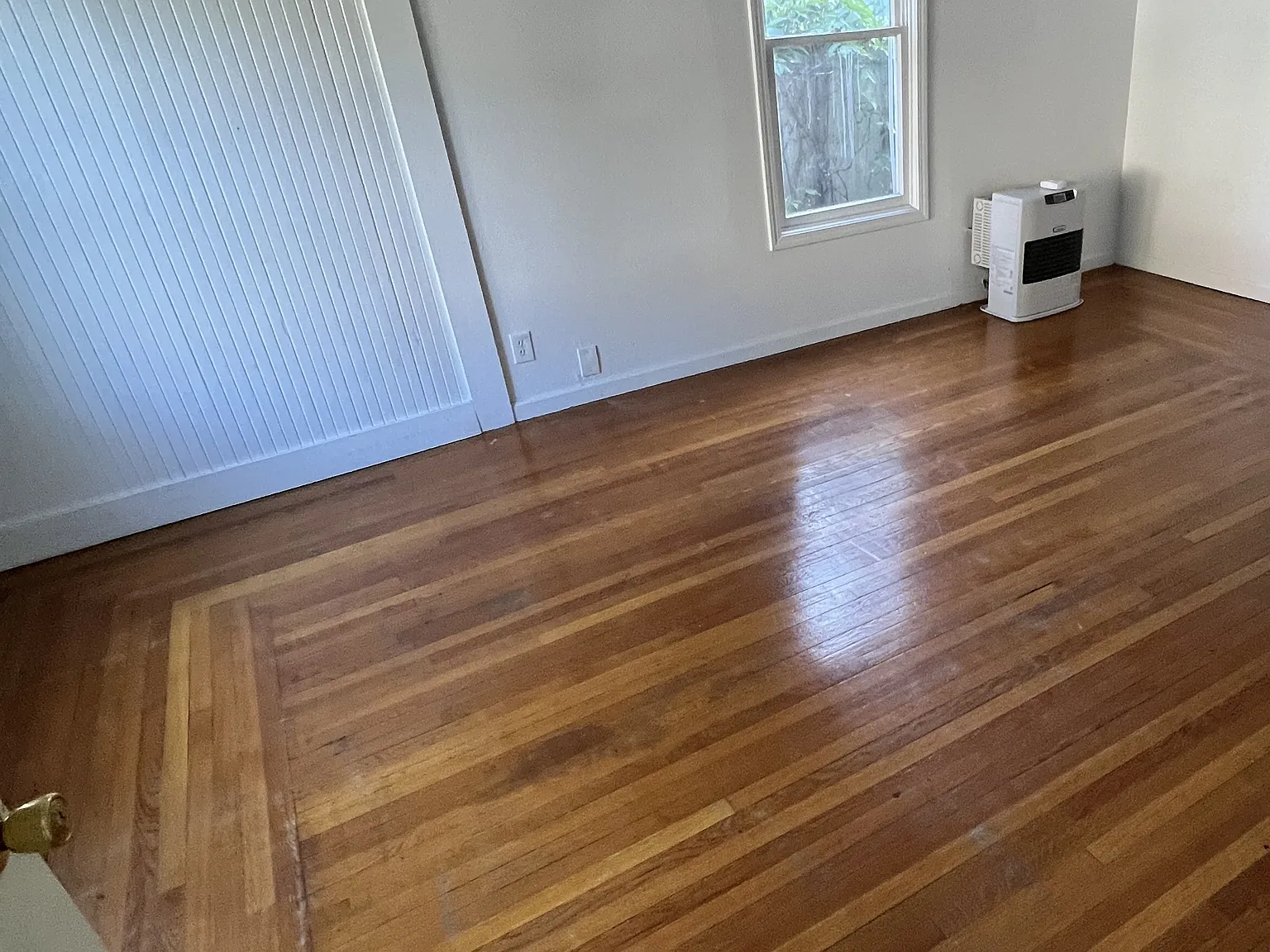 2/1 duplex on Dunsmuir Ave! — Photo 2