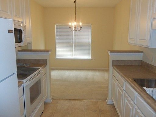 5th image of 3300 Dogwood Dr Unit 312