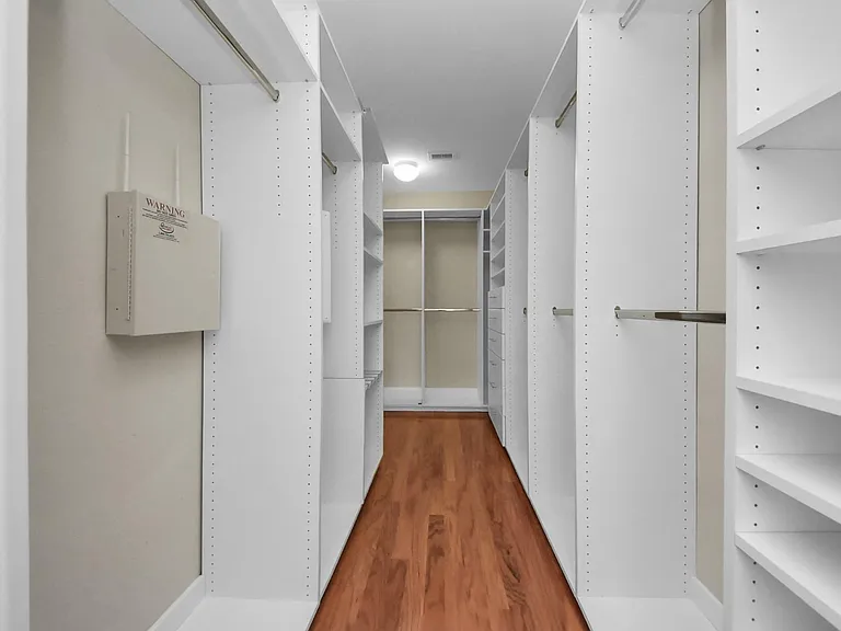 10062 Hillside Bayou Dr — Photo 34