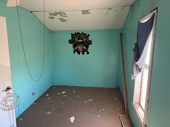 3rd image of 17279 Bledsoe Rd
