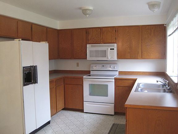 4th image of 8619 20th St SE #B