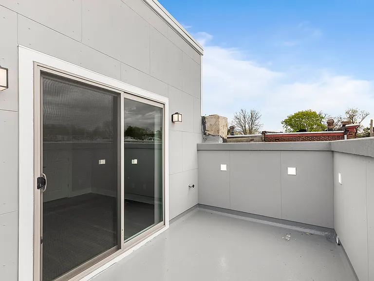 132 W Ashmead St — Photo 15